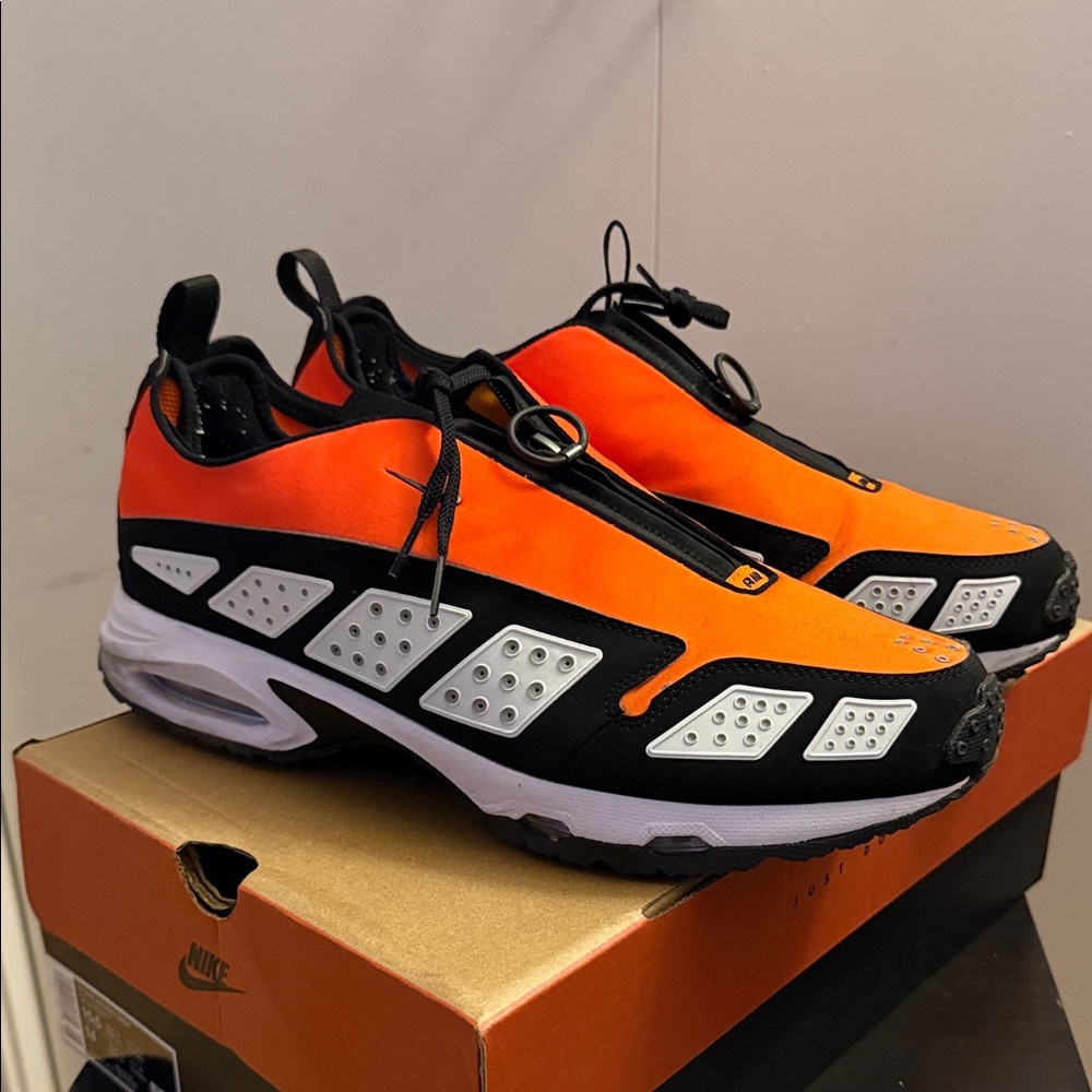 Nike Air Max SNDR - Bright Crimson and Black - Picture 10 of 11